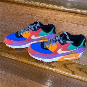 Nike Air Max 90qs in University Red/Pale Vanilla